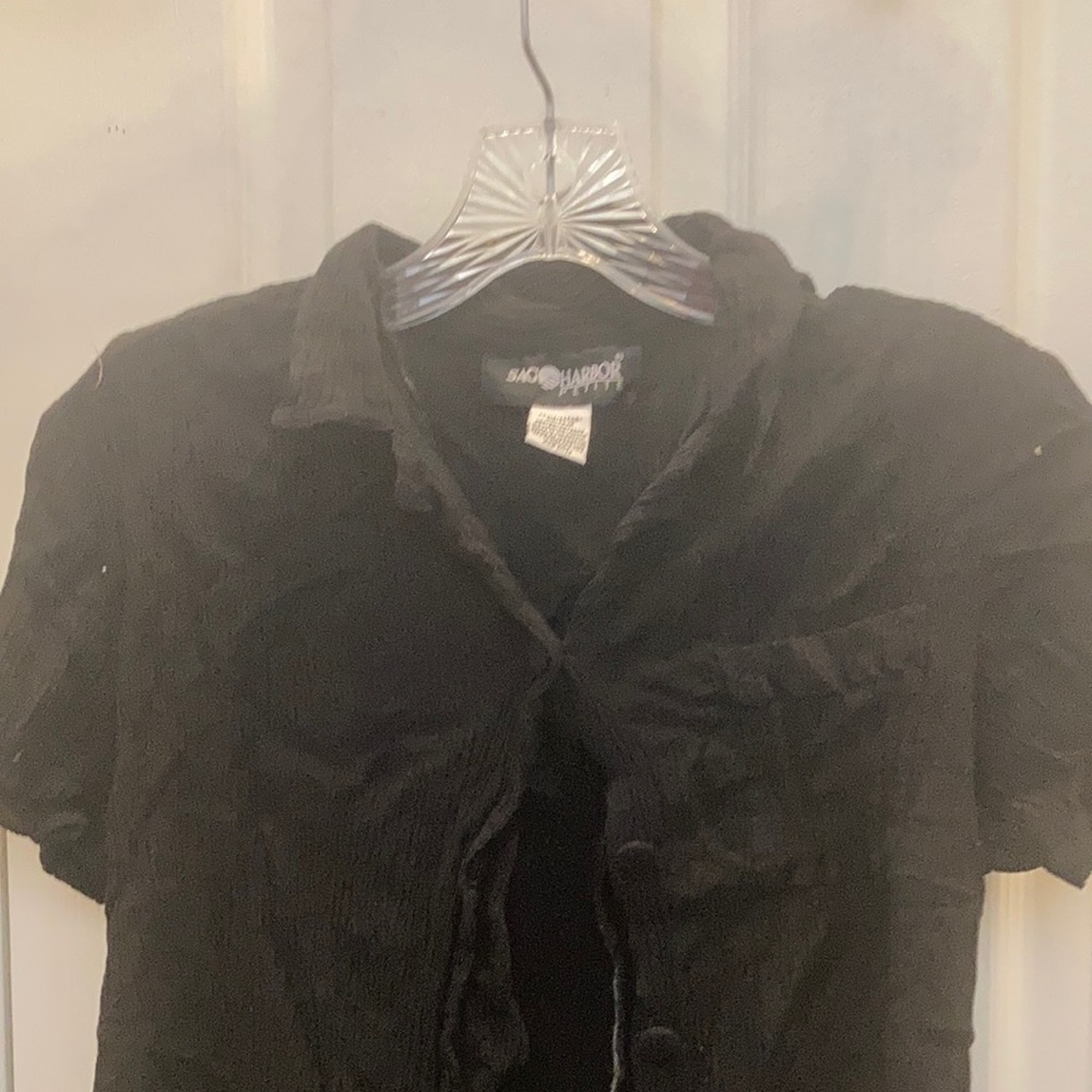 FINAL MARKDOWN Sag harbor crinkle blouse petite medium